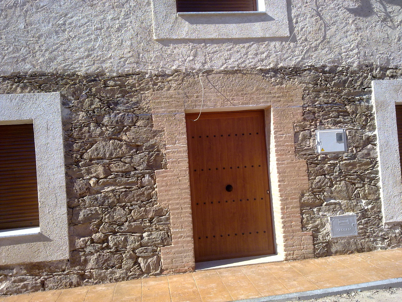 Puerta metálica de seguridad en Zamora