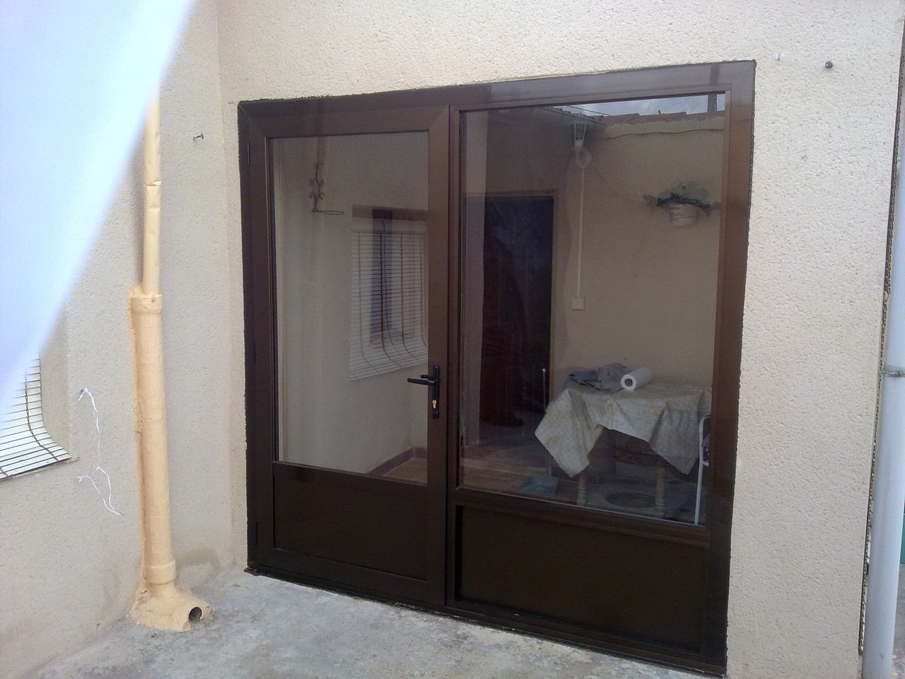 Puerta de entrada de aluminio en Zamora